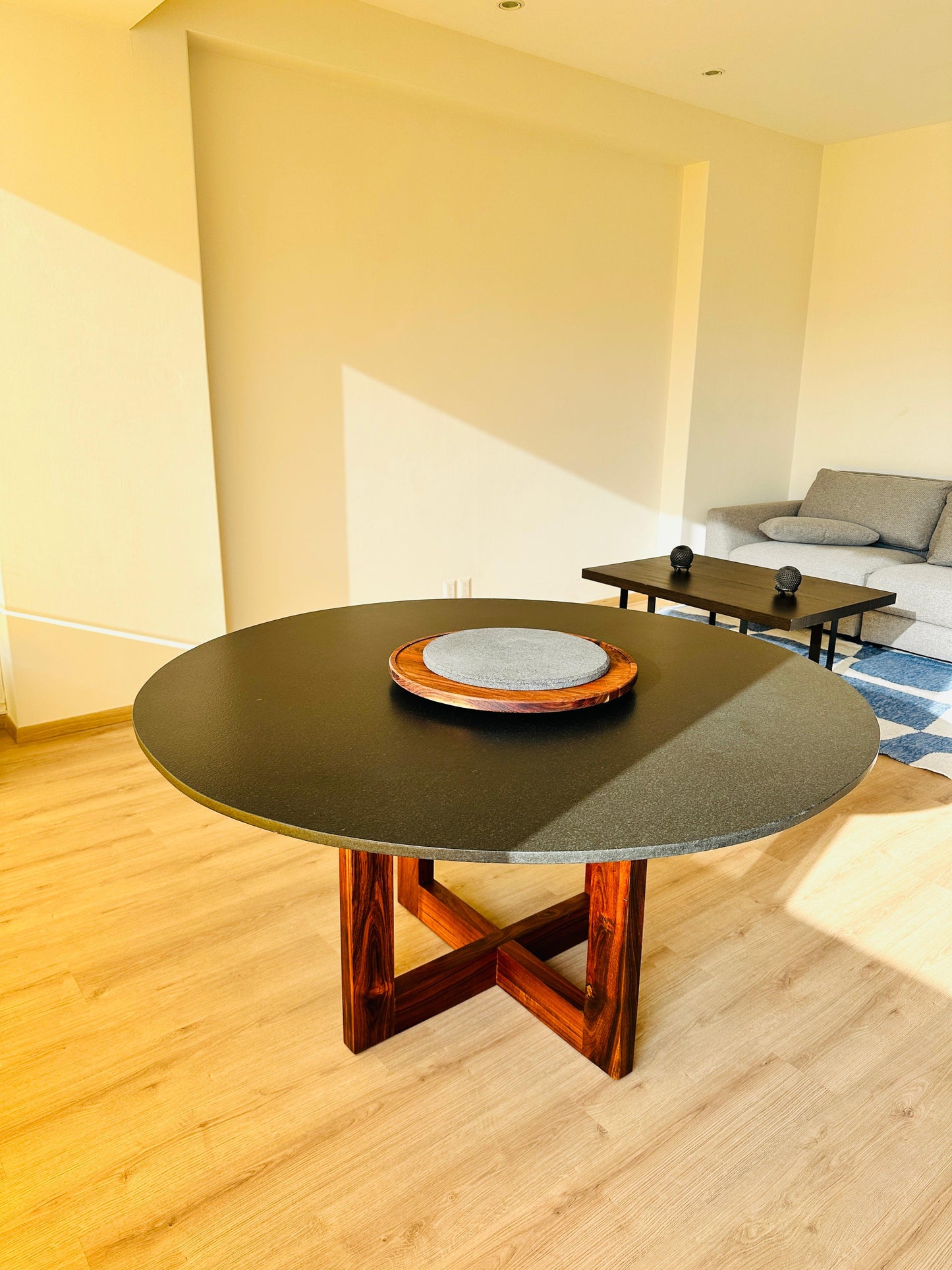 Comedor 'Bari' | Madera Tzalam y Granito